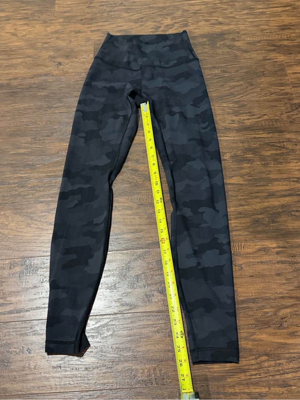 lululemon athletica Women's Black Camouflage Leggings Size 4 - Picture 9 of 9